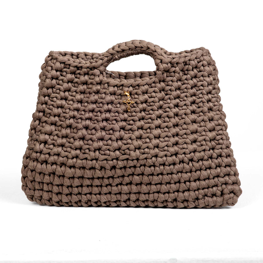 Ami - brown